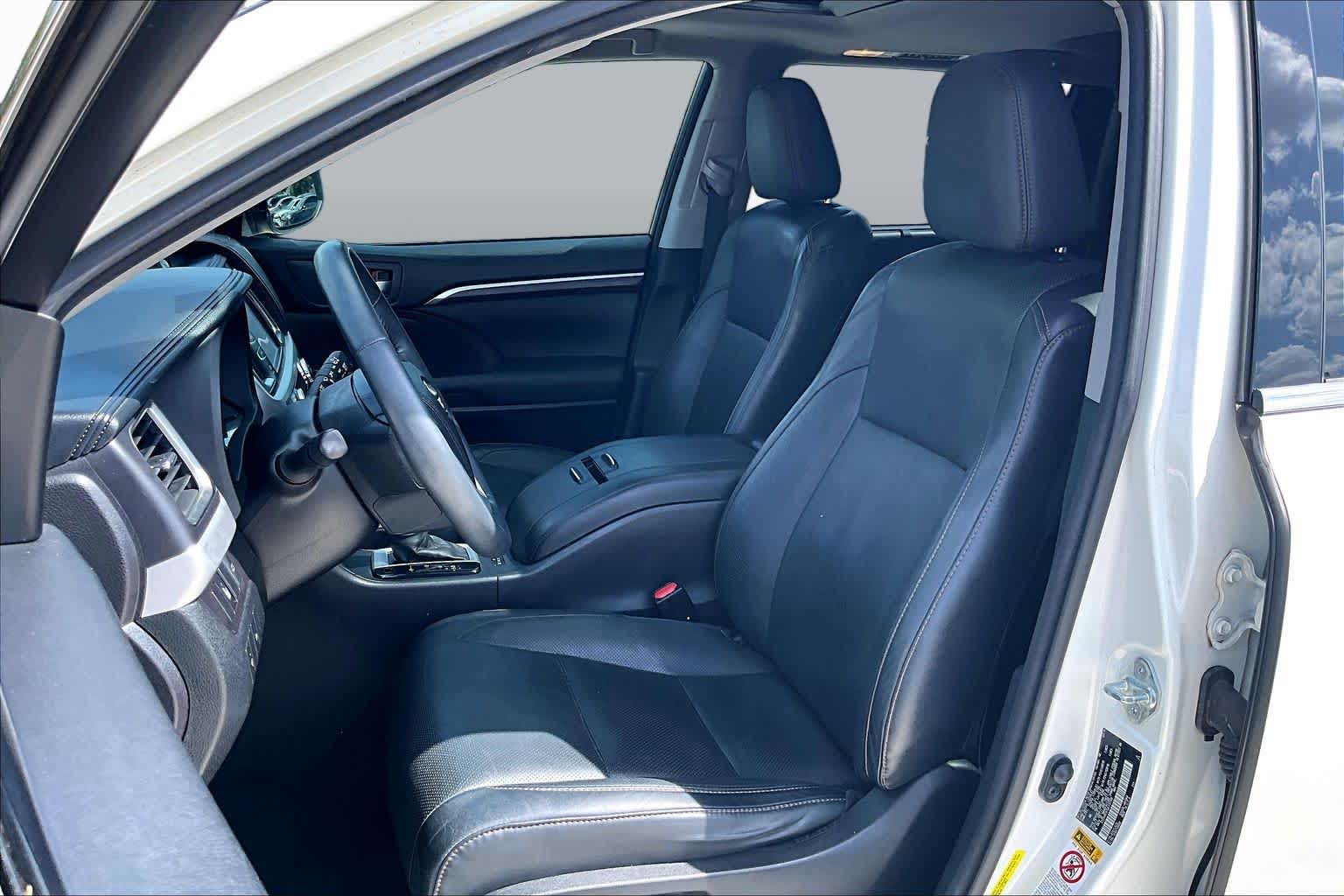 2016 Toyota Highlander Limited Blizzard Pearl at Texan GMC Buick