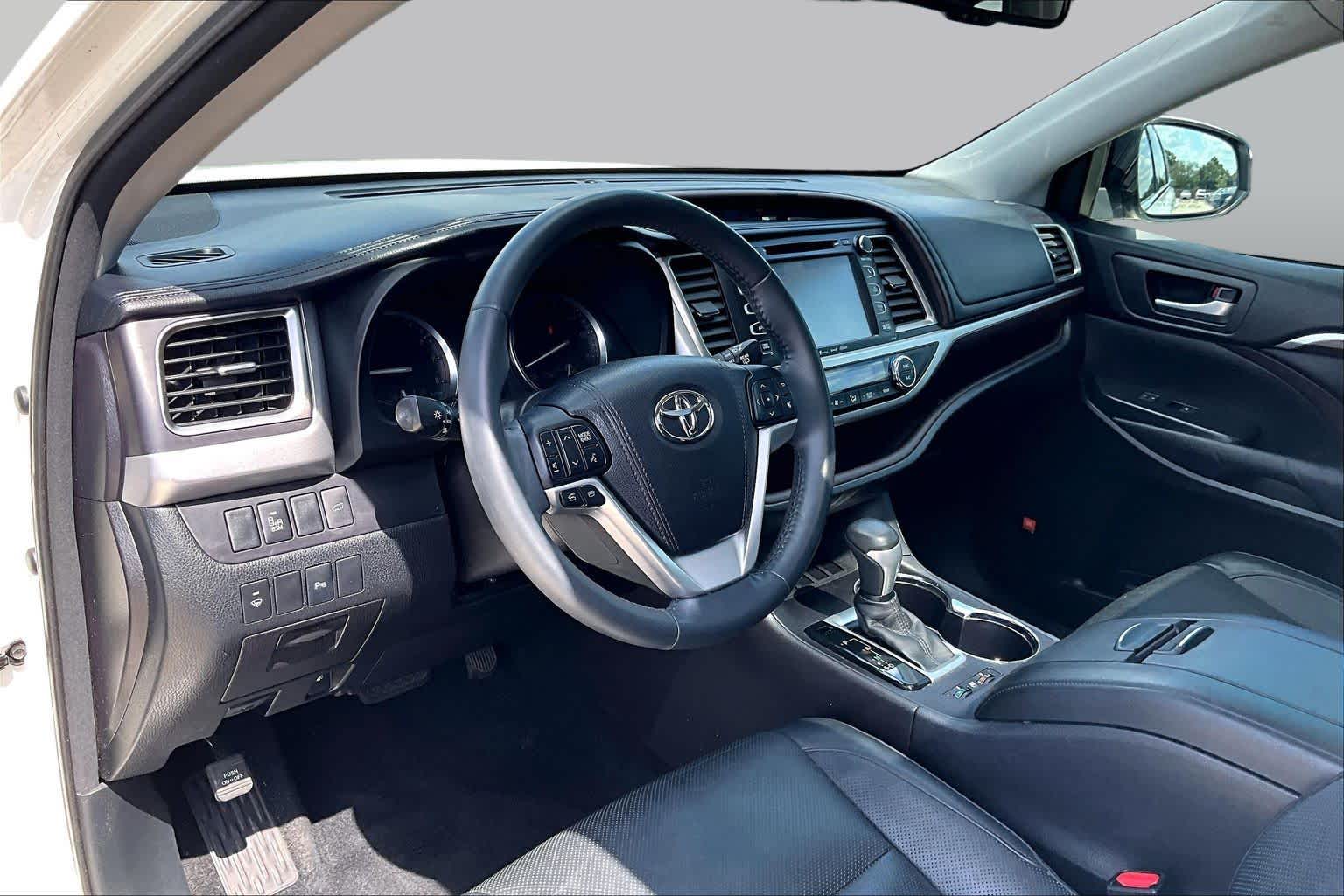 2016 Toyota Highlander Limited Blizzard Pearl at Texan GMC Buick