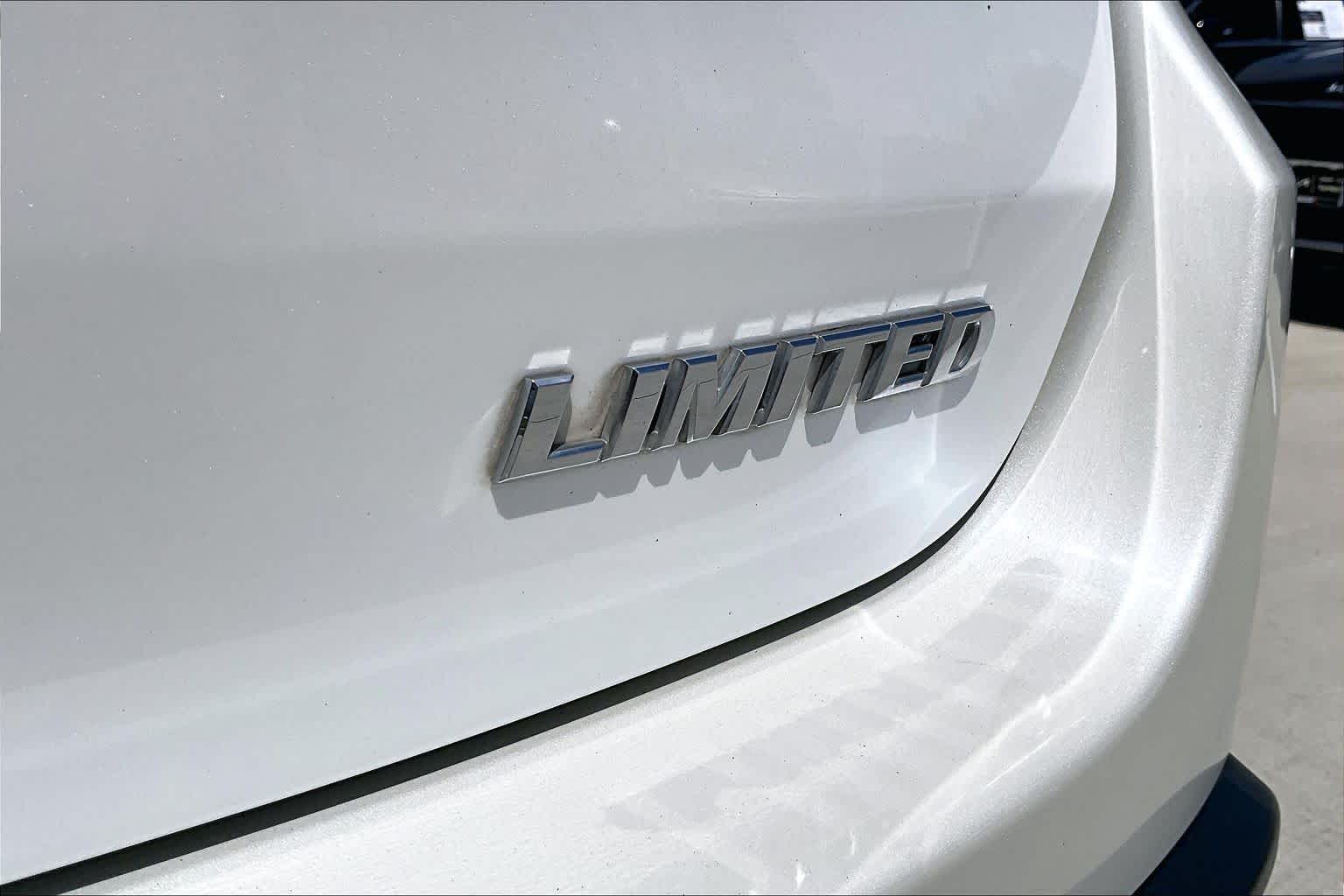 2016 Toyota Highlander Limited Blizzard Pearl at Texan GMC Buick