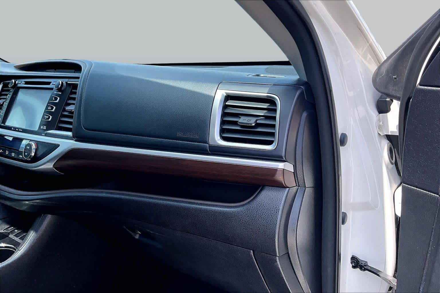 2016 Toyota Highlander Limited Blizzard Pearl at Texan GMC Buick