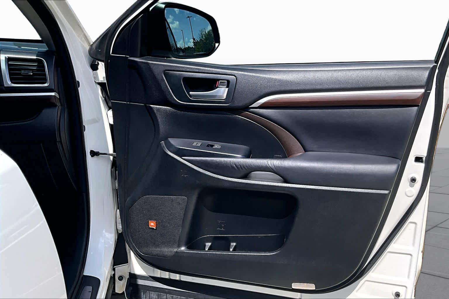 2016 Toyota Highlander Limited Blizzard Pearl at Texan GMC Buick