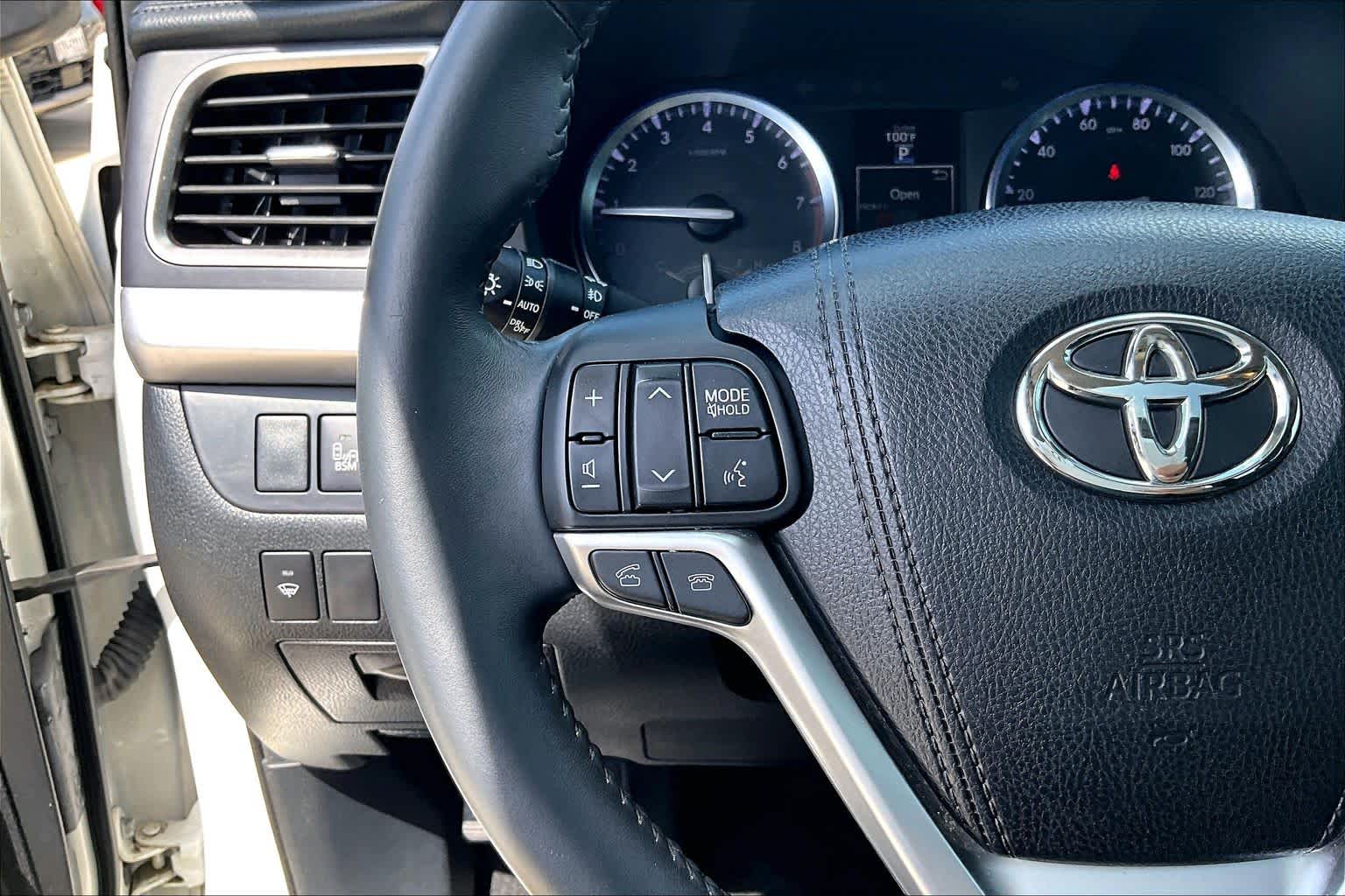 2016 Toyota Highlander Limited Blizzard Pearl at Texan GMC Buick