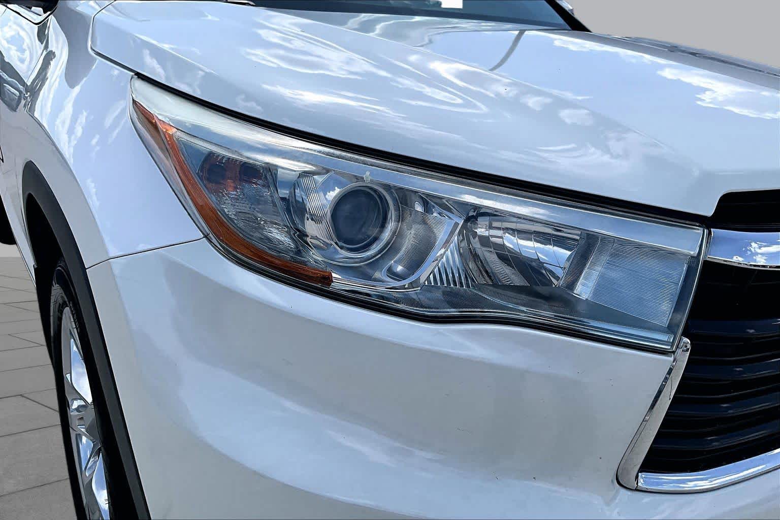 2016 Toyota Highlander Limited Blizzard Pearl at Texan GMC Buick