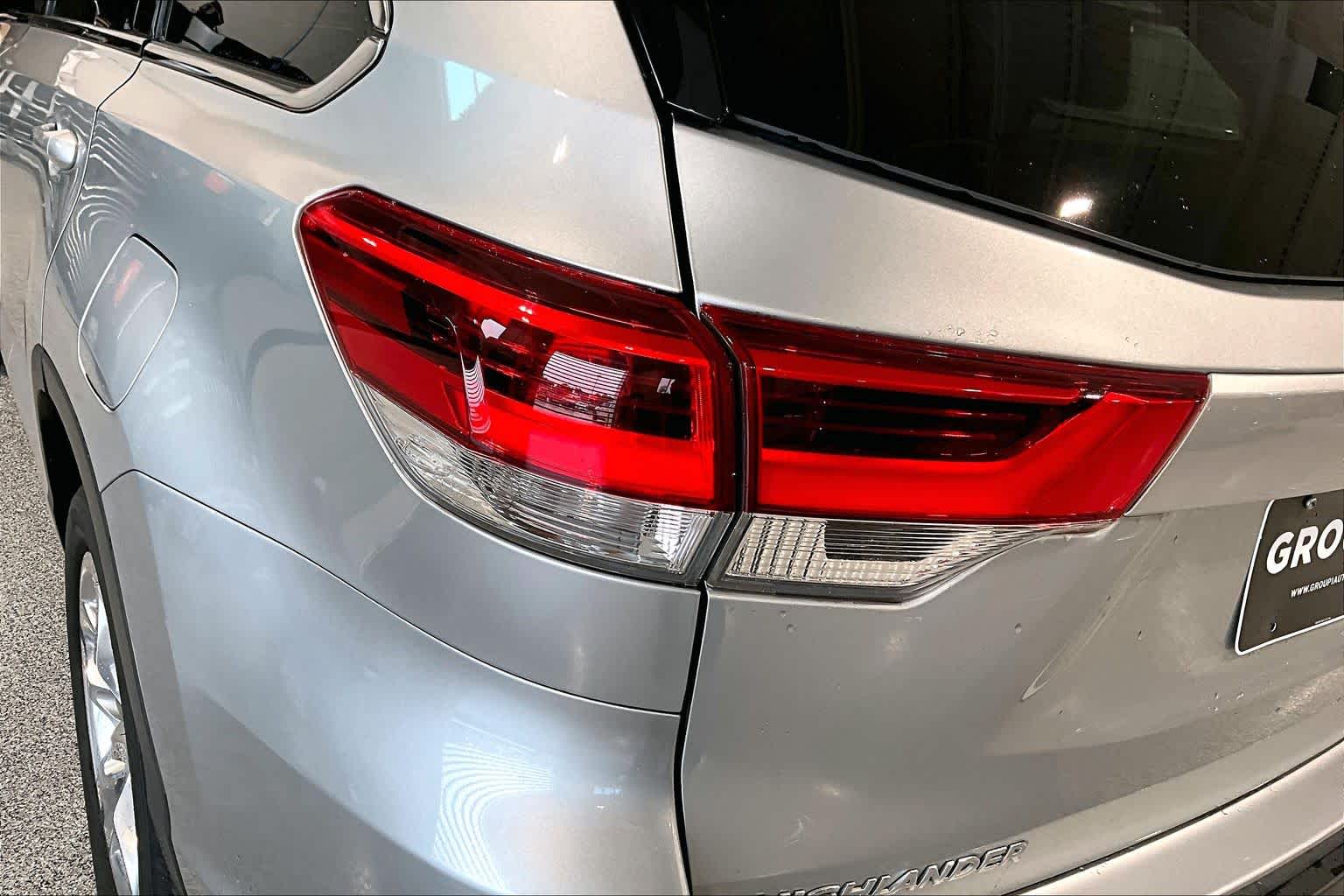 2018 Toyota Highlander Limited Celestial Silver Metallic at Group 1 Toyota Southwest