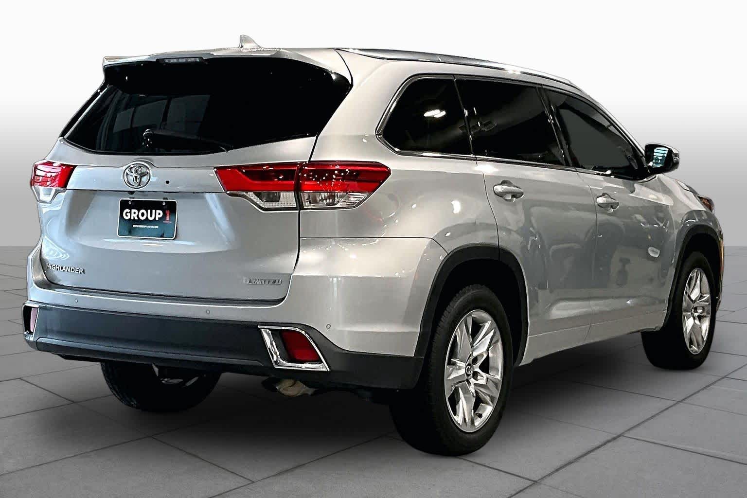 2018 Toyota Highlander Limited Celestial Silver Metallic at Group 1 Toyota Southwest