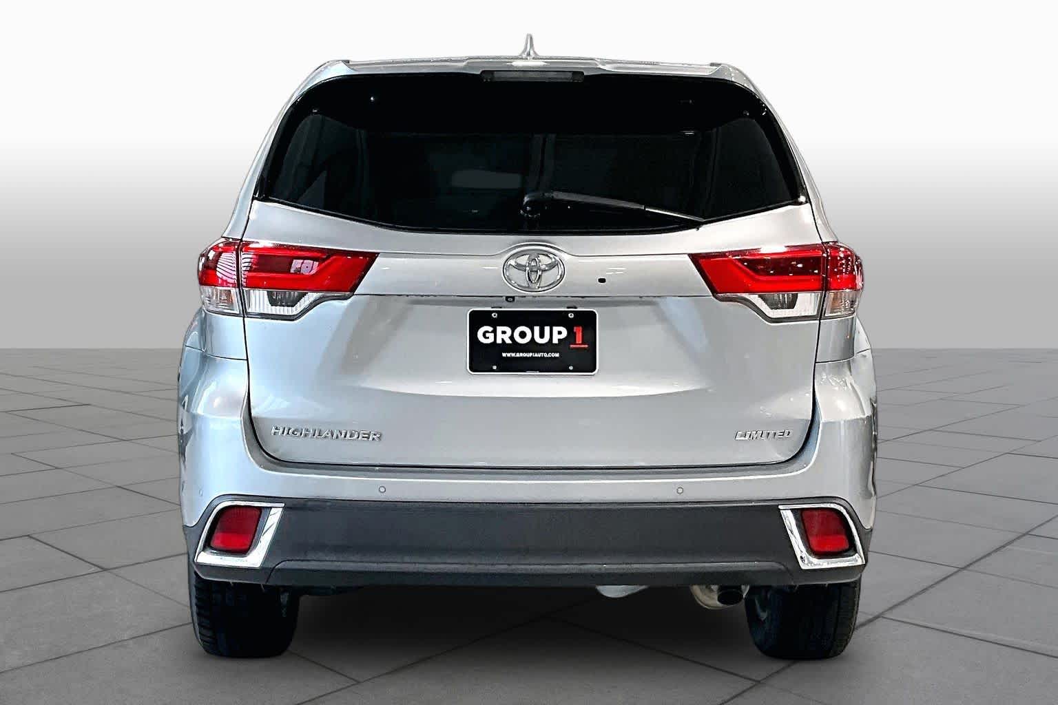 2018 Toyota Highlander Limited Celestial Silver Metallic at Group 1 Toyota Southwest