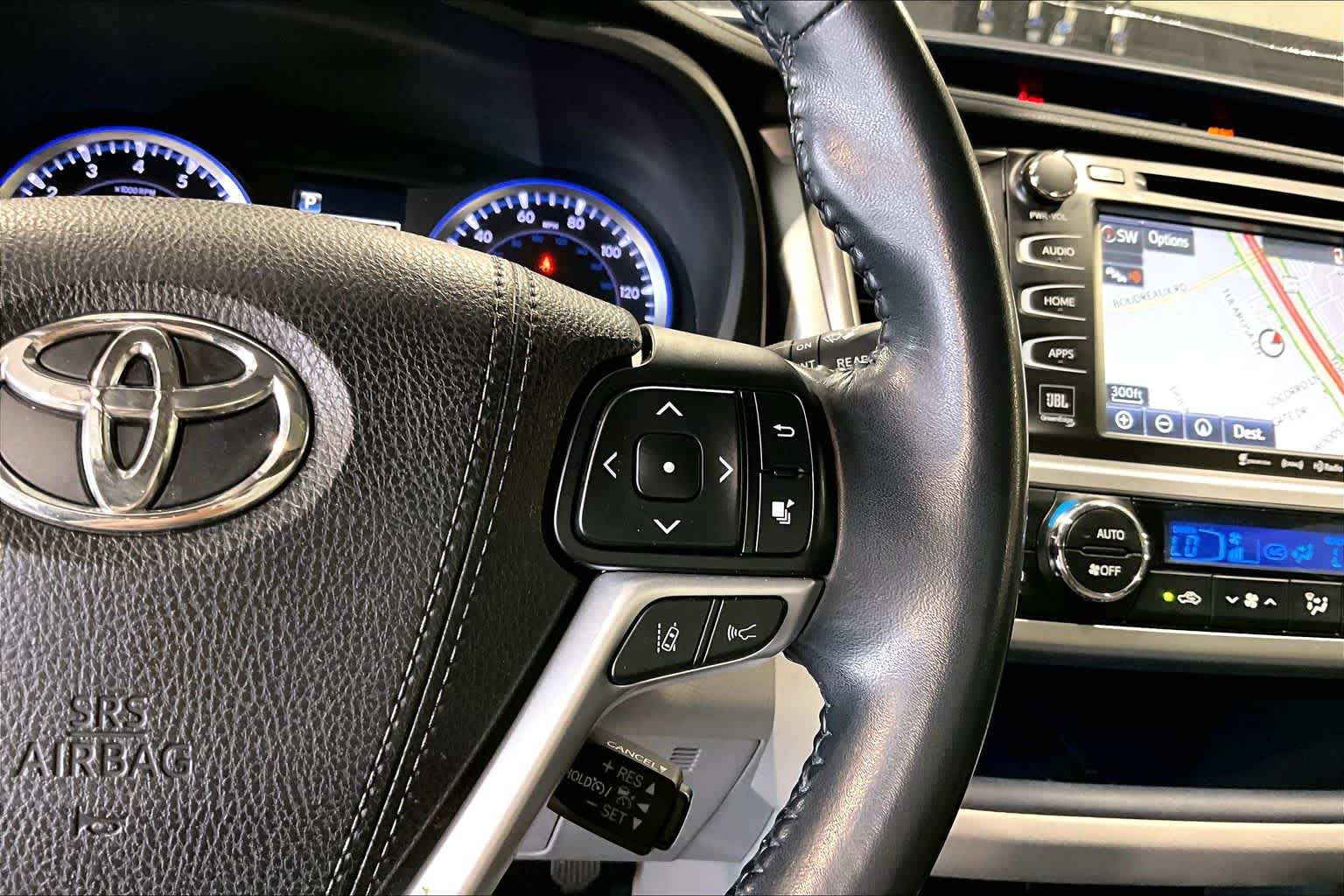 2018 Toyota Highlander Limited Celestial Silver Metallic at Group 1 Toyota Southwest