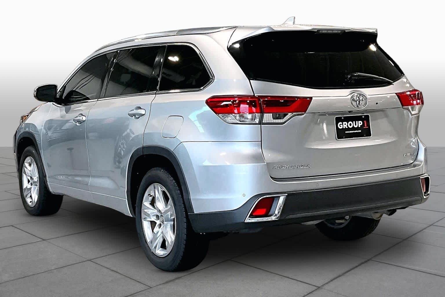 2018 Toyota Highlander Limited Celestial Silver Metallic at Group 1 Toyota Southwest
