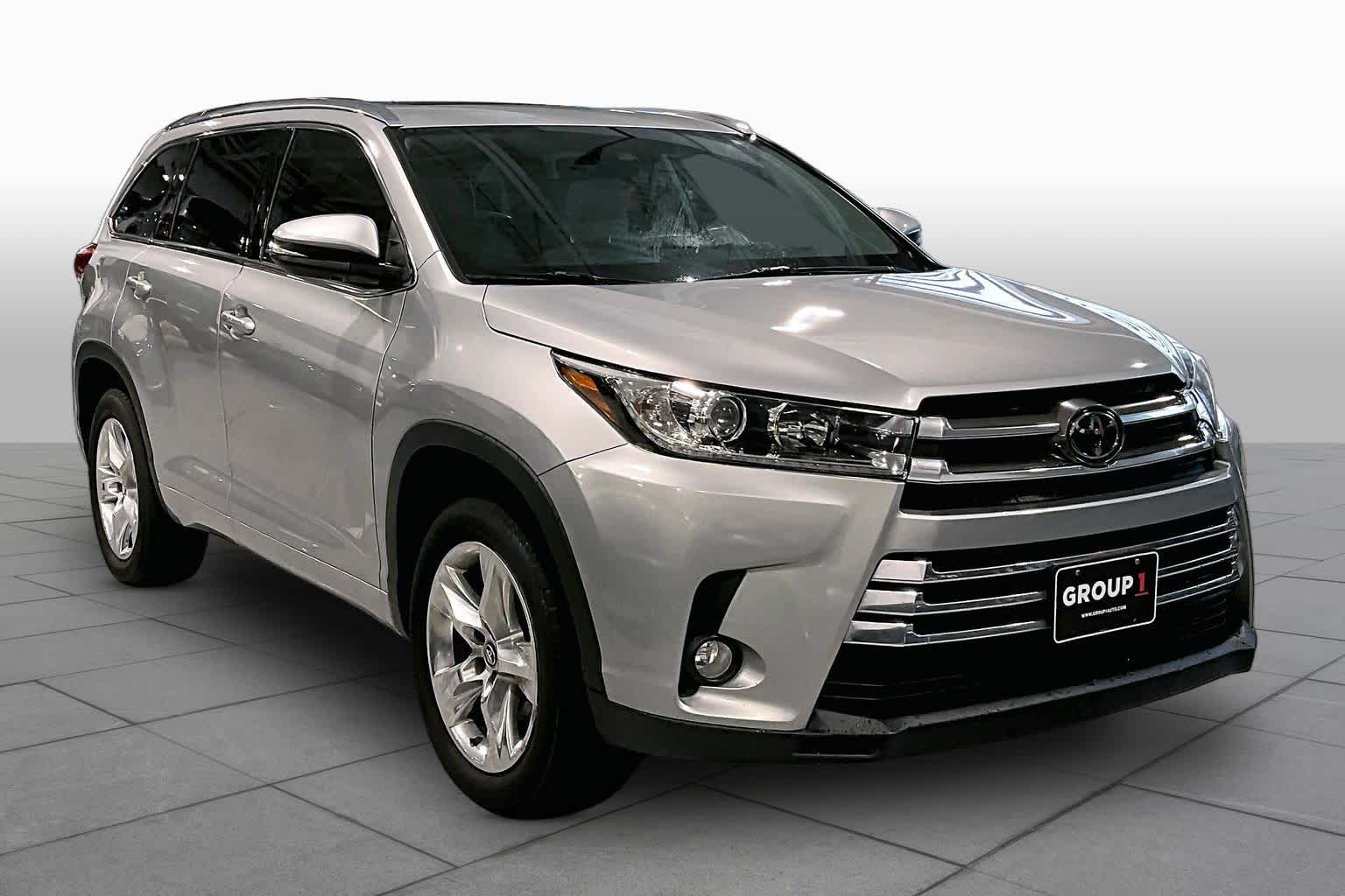 2018 Toyota Highlander Limited Celestial Silver Metallic at Group 1 Toyota Southwest