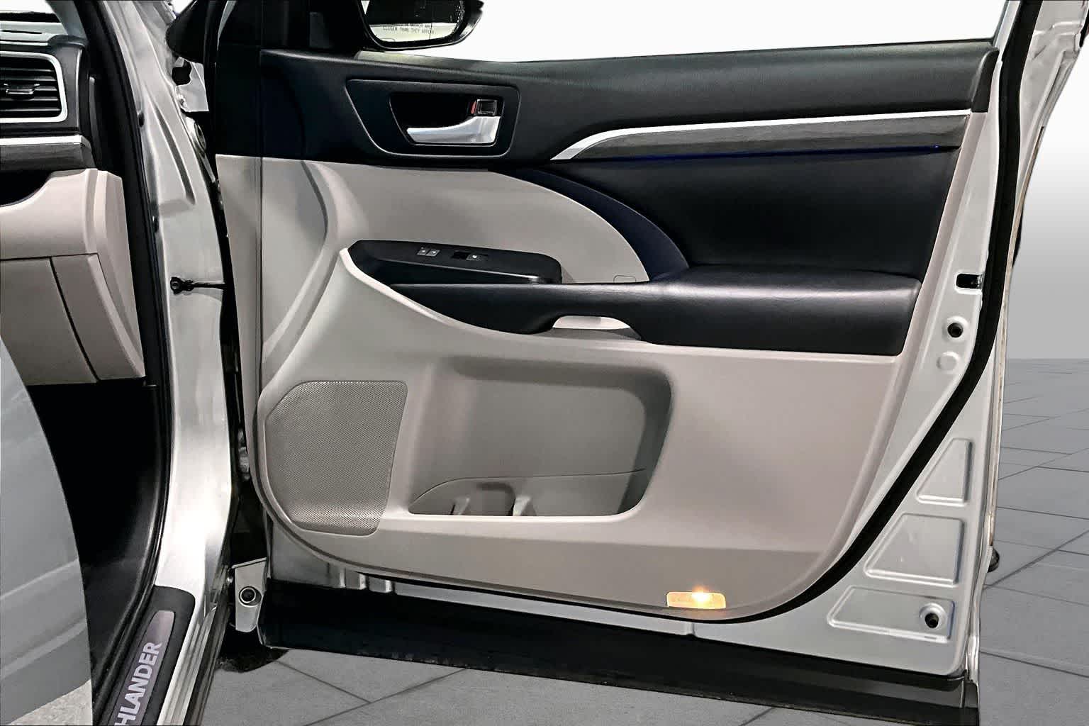 2018 Toyota Highlander Limited Celestial Silver Metallic at Lexus Southwest Houston