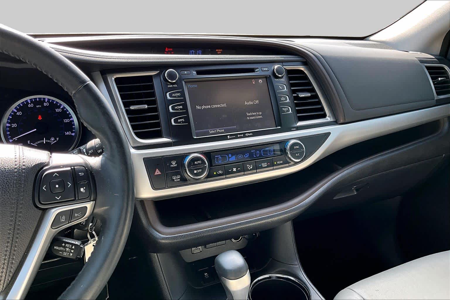 2018 Toyota Highlander LE Blizzard Pearl at AutoNation USA Katy