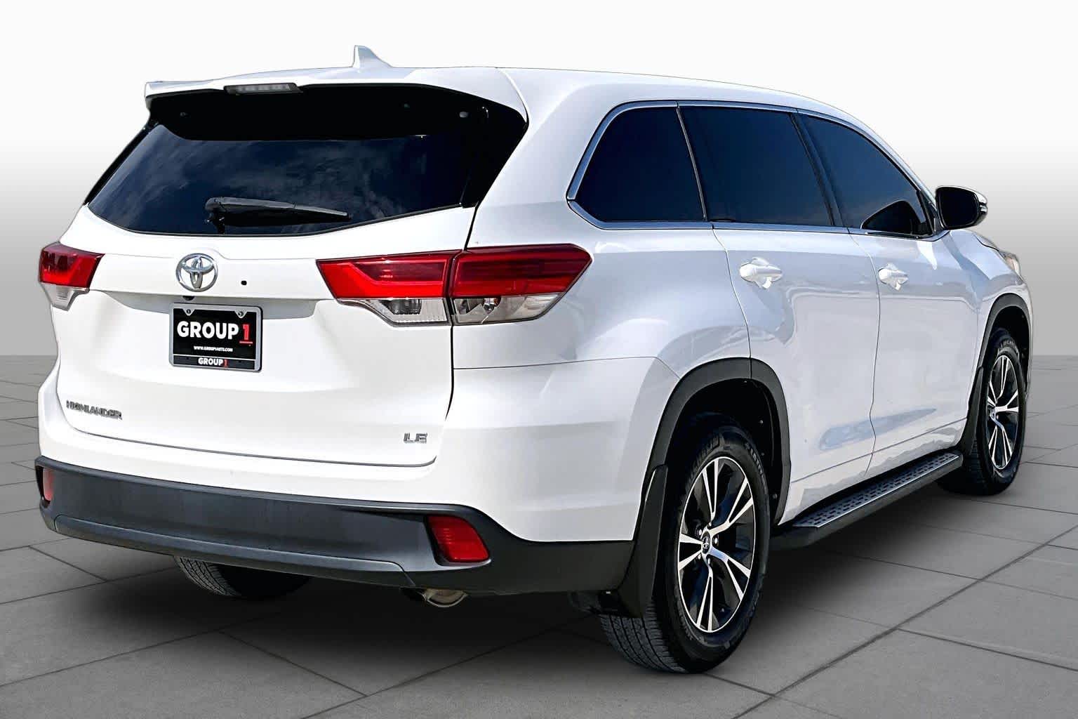 2018 Toyota Highlander LE Blizzard Pearl at AutoNation USA Katy
