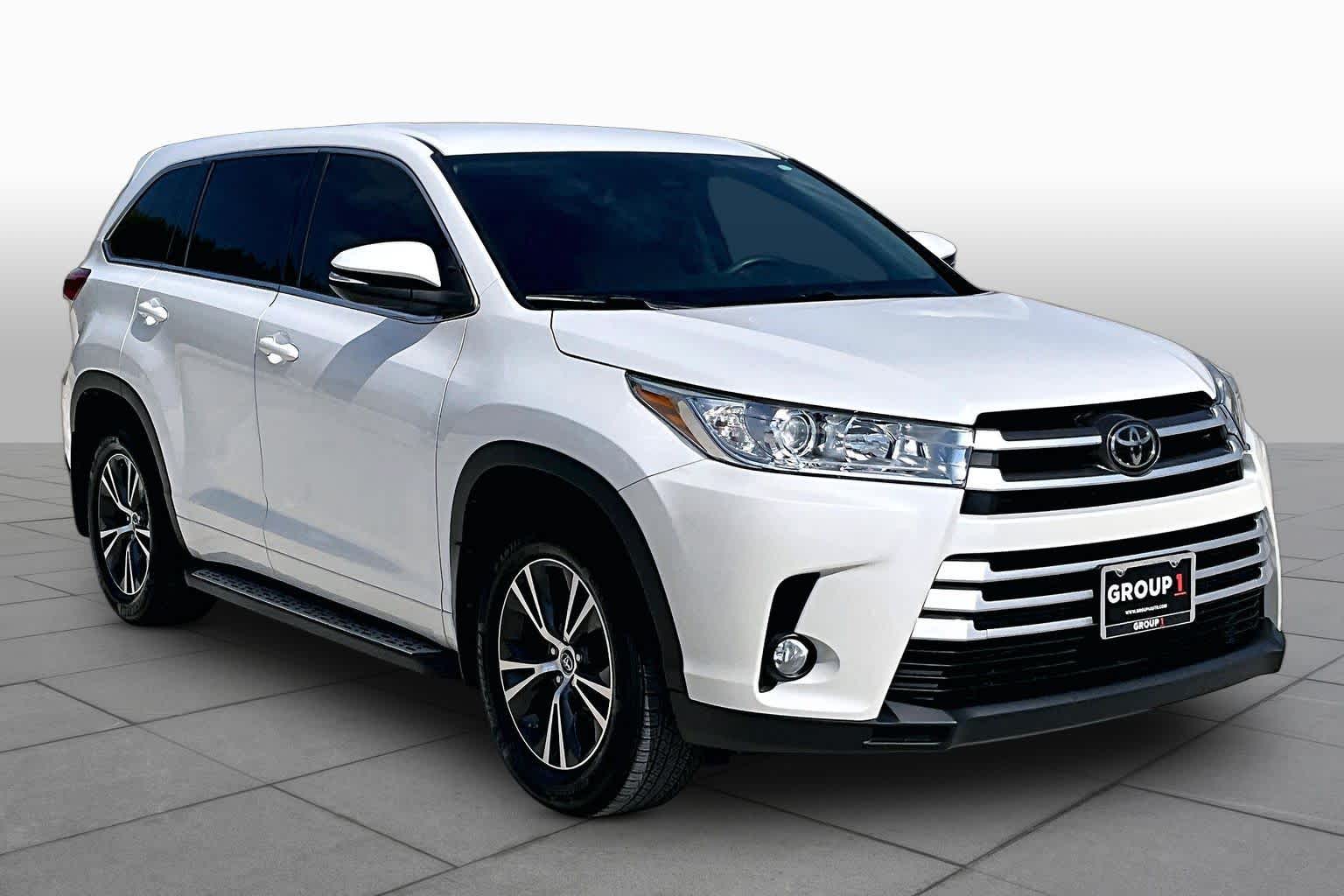 2018 Toyota Highlander LE Blizzard Pearl at AutoNation USA Katy