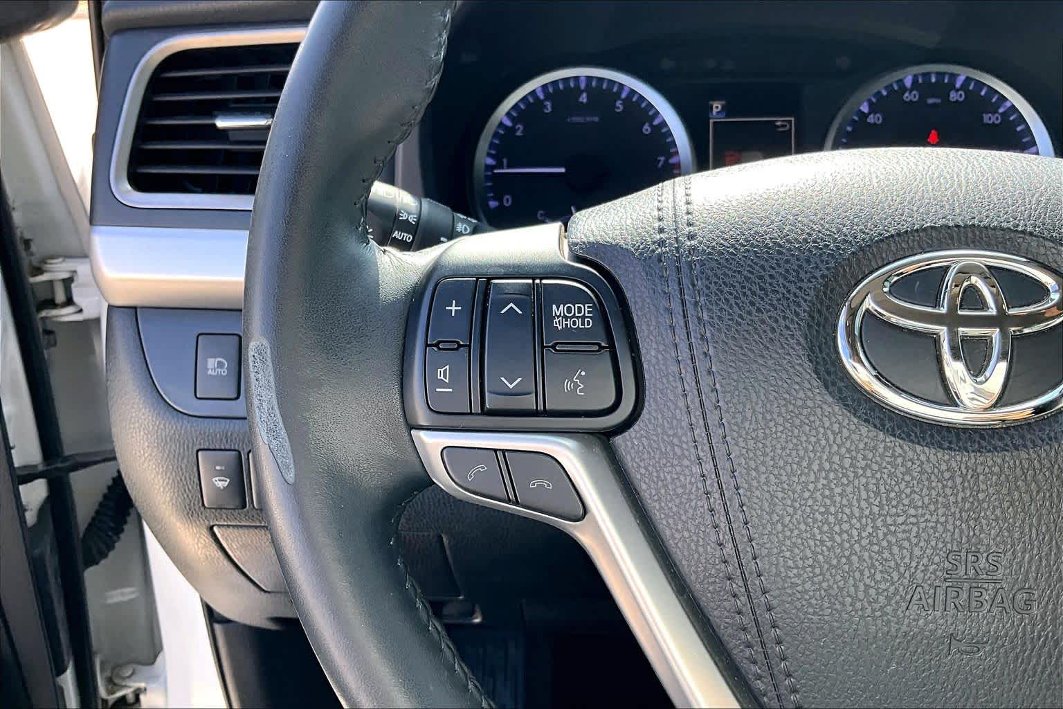 2018 Toyota Highlander LE Blizzard Pearl at AutoNation USA Katy