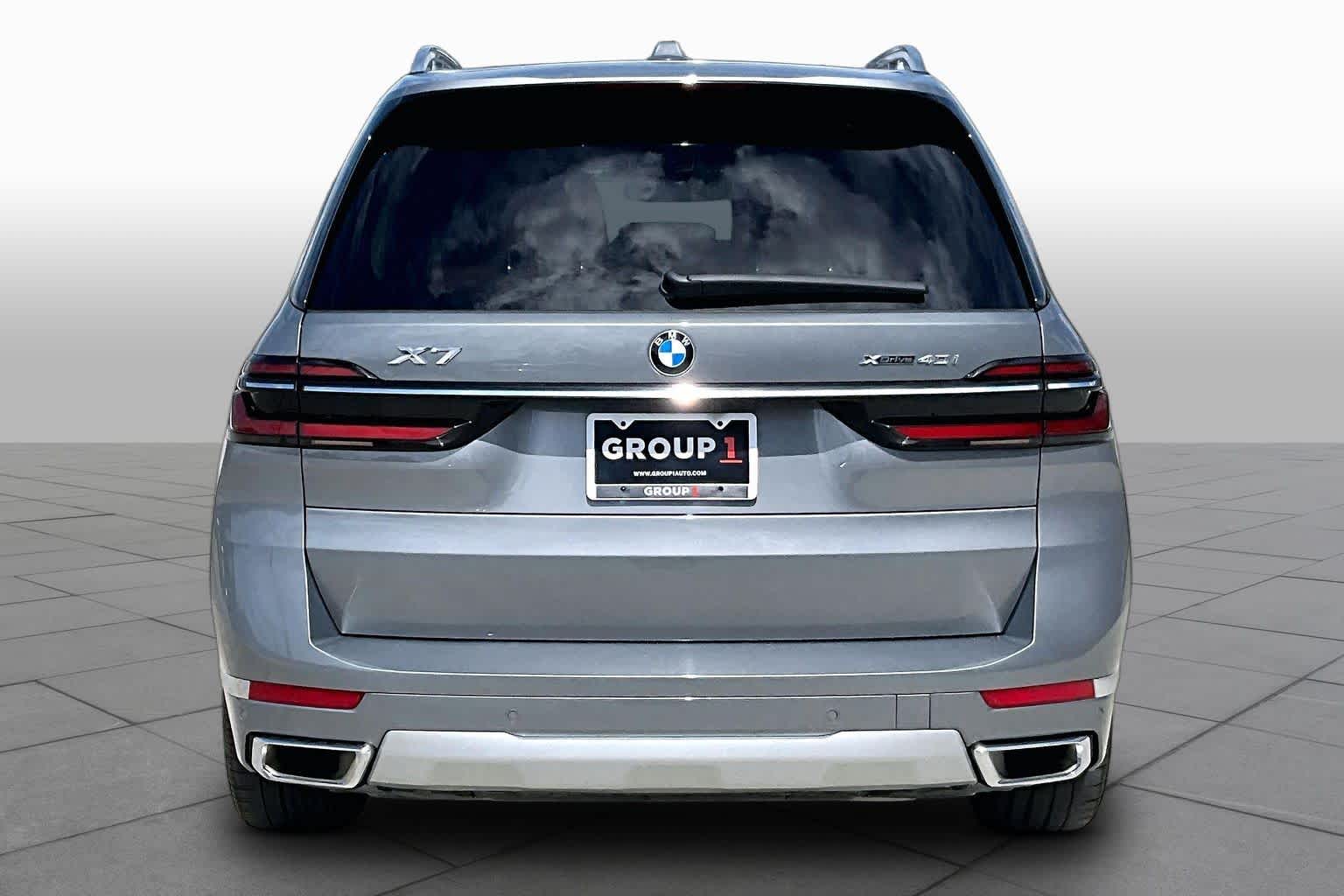 2024 BMW X7 xDrive40i photo 5 of 33