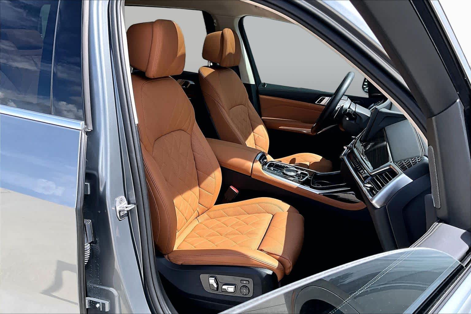 2024 BMW X7 xDrive40i photo 9 of 33