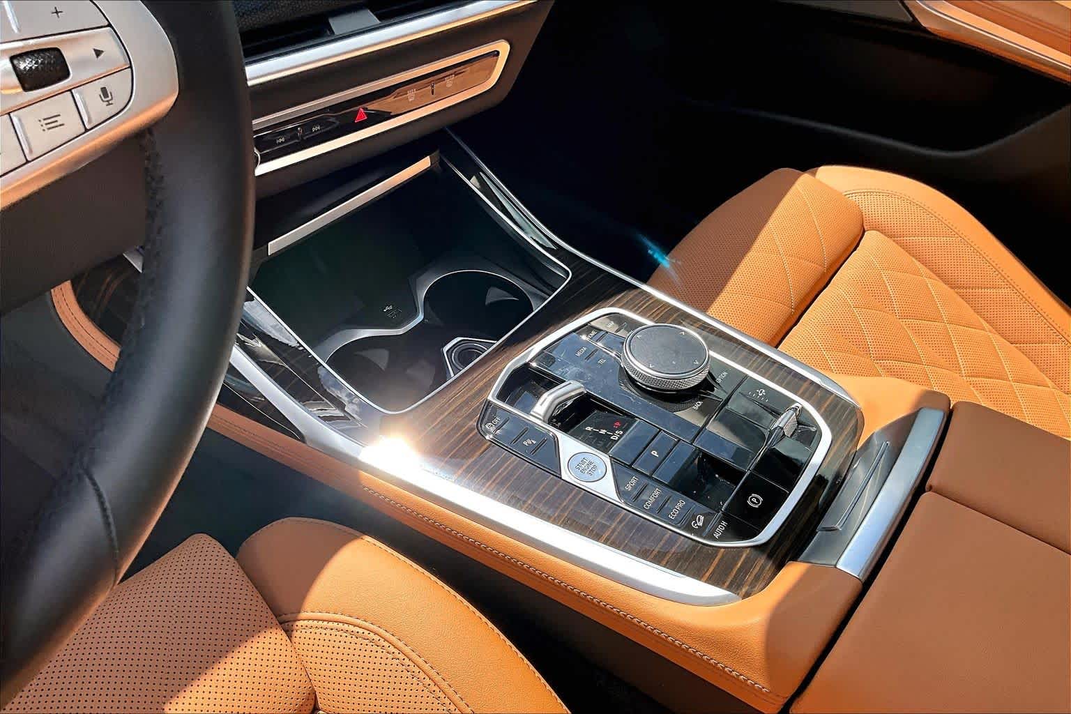 2024 BMW X7 xDrive40i photo 15 of 33