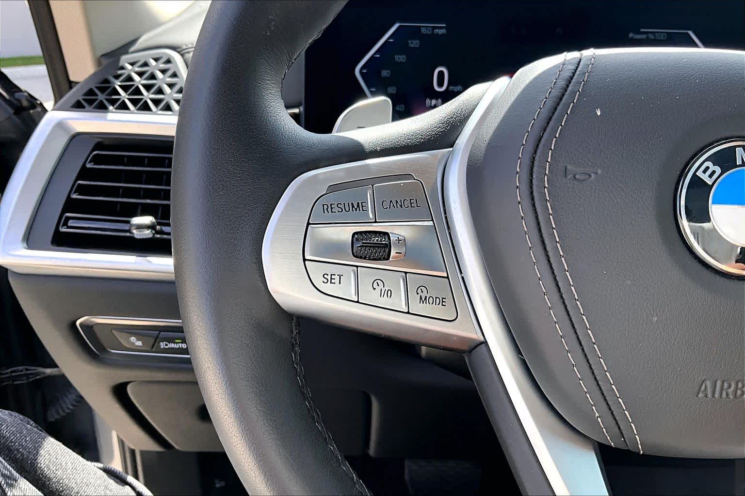 2024 BMW X7 xDrive40i photo 22 of 33
