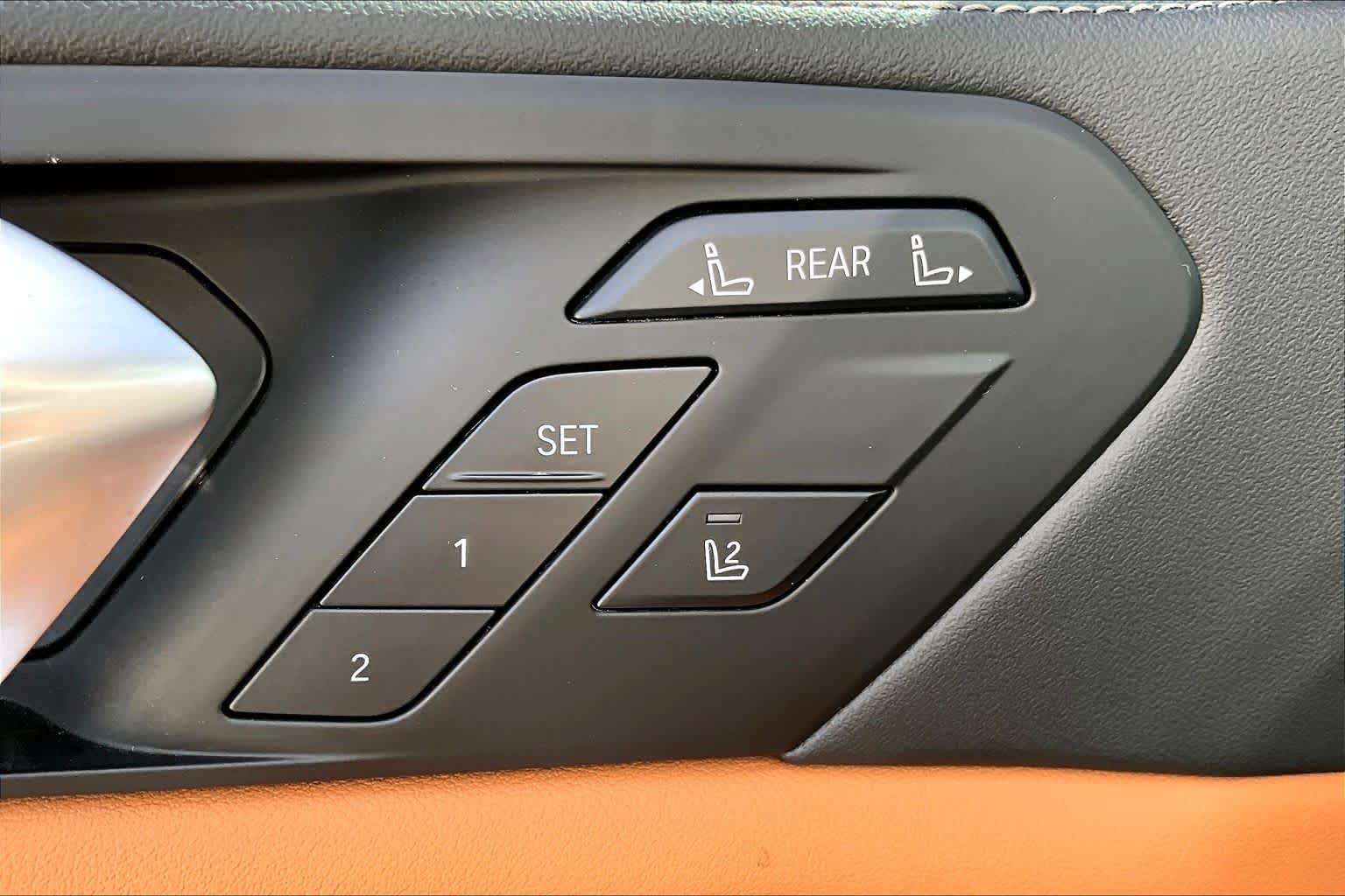2024 BMW X7 xDrive40i photo 32 of 33