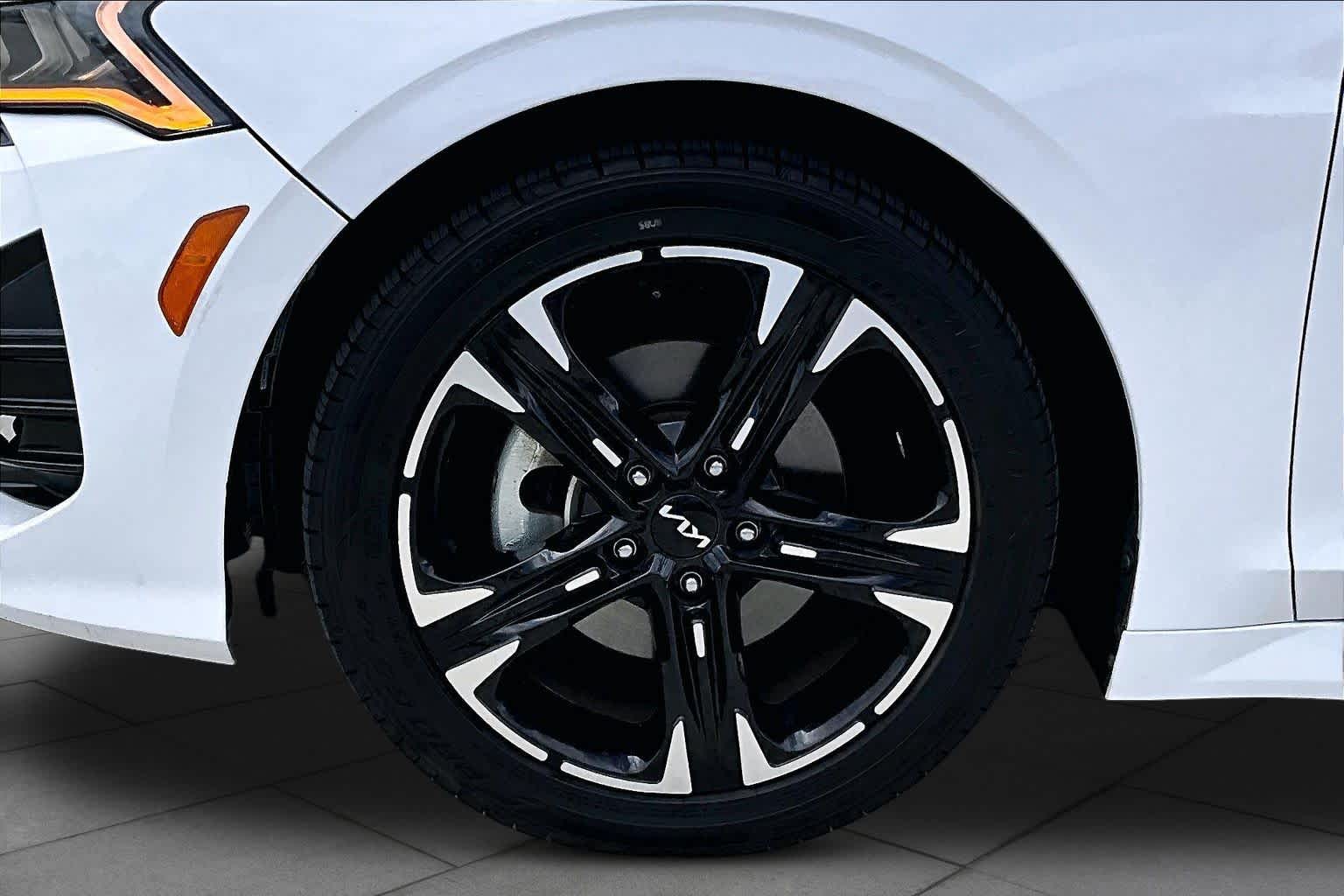 2022 Kia K5 GT-Line Glacial White Pearl at HGreg Houston