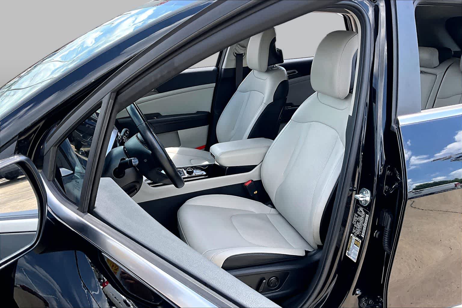 2024 Kia Sportage EX Ebony Black at Westside Kia
