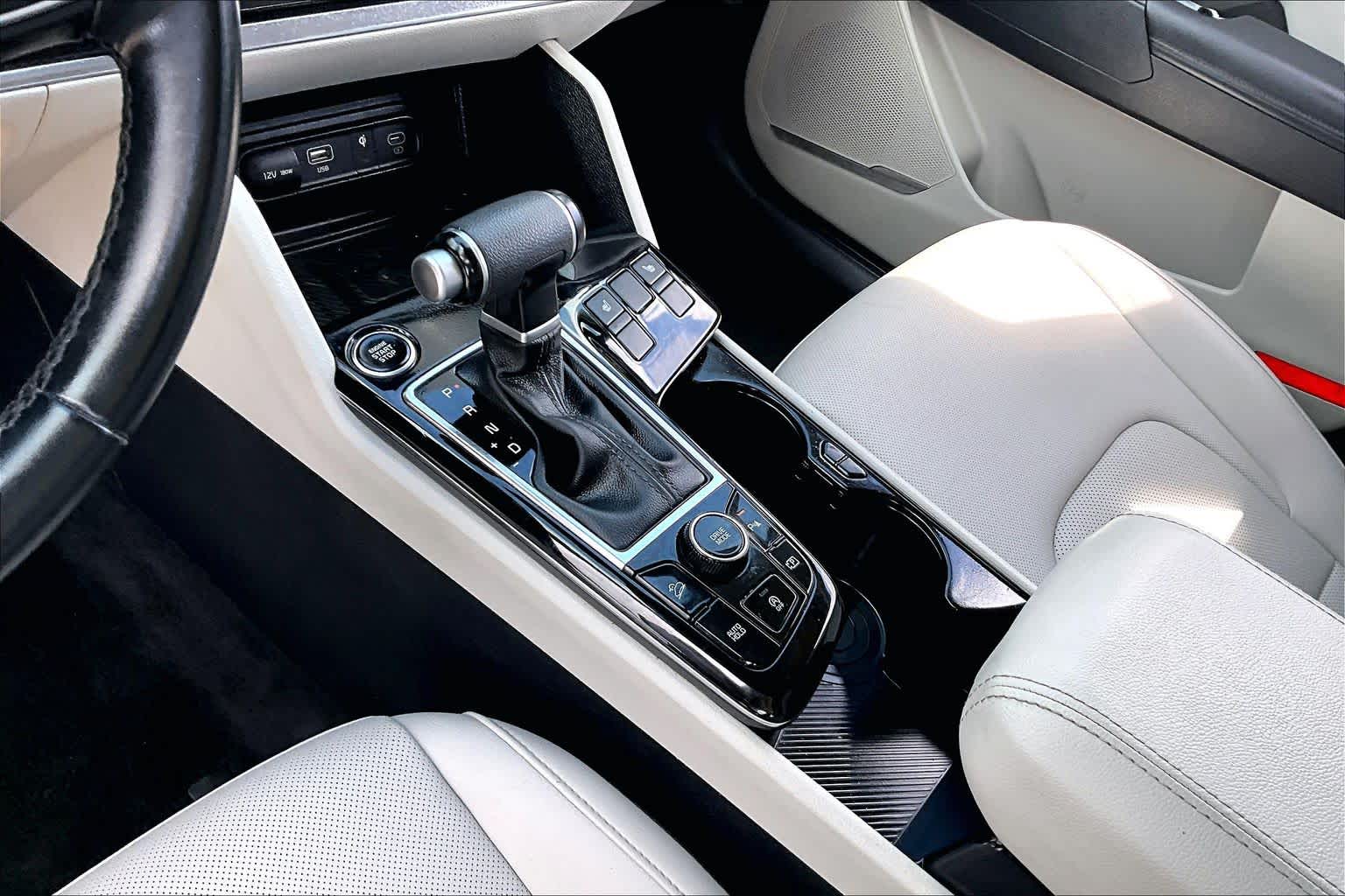 2024 Kia Sportage EX Ebony Black at Westside Kia