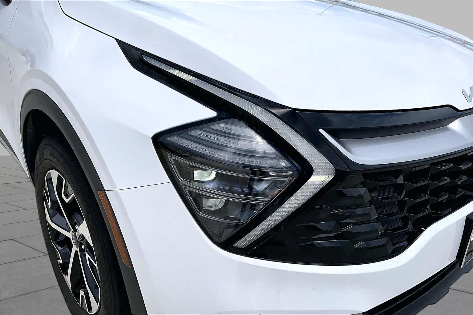 2024 Kia Sportage EX Glacial White Pearl at Beck & Masten Kia