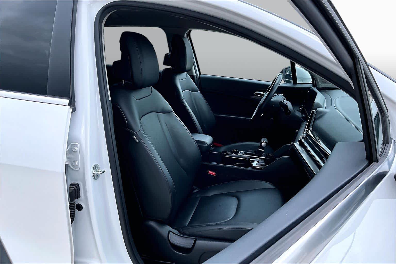 2024 Kia Sportage EX Glacial White Pearl at Beck & Masten Kia