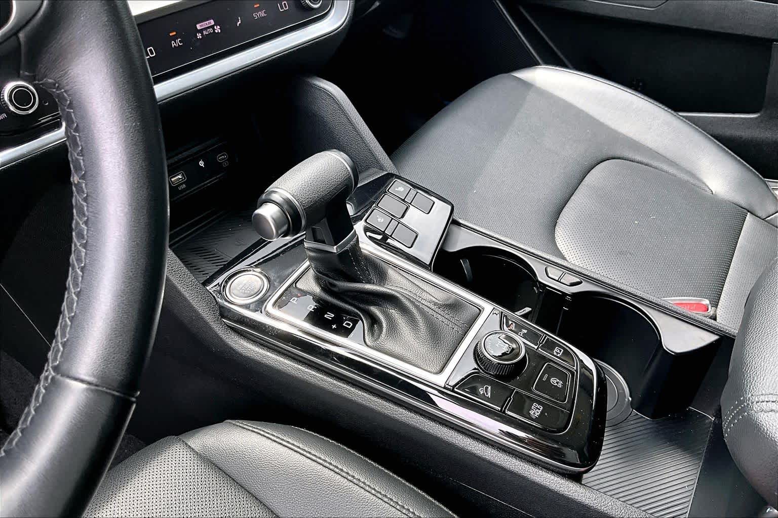 2024 Kia Sportage EX Glacial White Pearl at Beck & Masten Kia