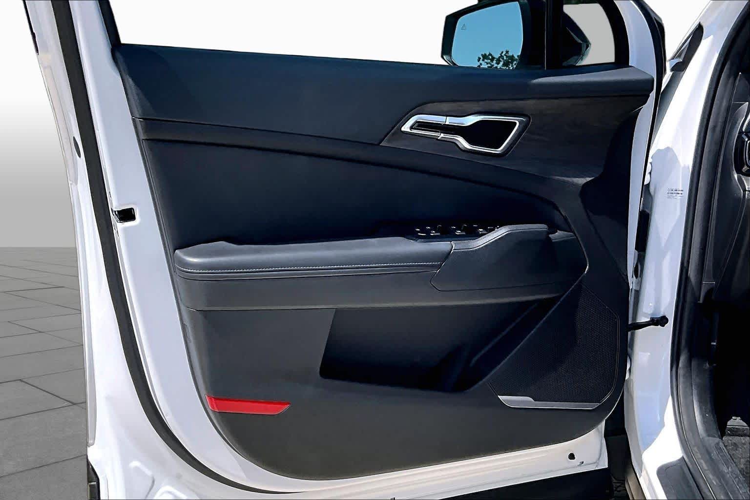 2023 Kia Sportage X-Line Glacial White Pearl at Westside Kia