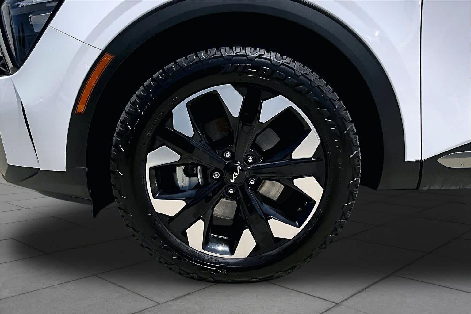 2023 Kia Sportage X-Line Glacial White Pearl at Westside Kia