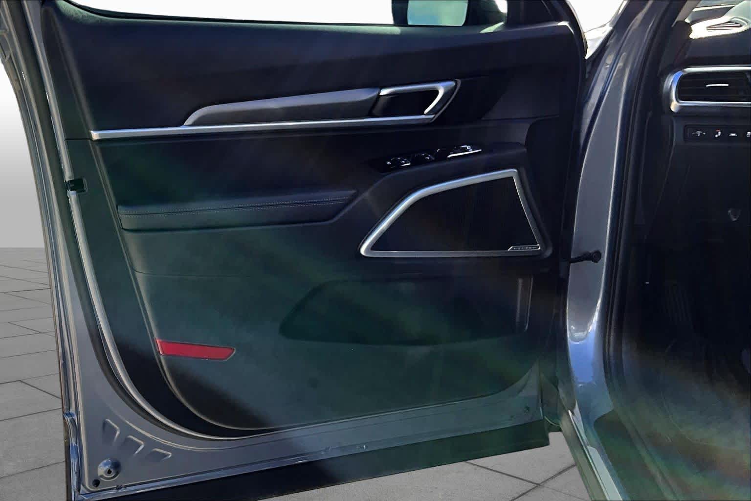 2022 Kia Telluride LX Everlasting Silver at Westside Kia