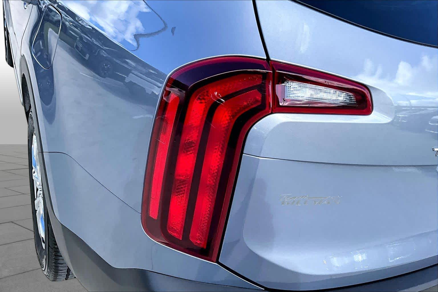 2022 Kia Telluride LX Everlasting Silver at Westside Kia