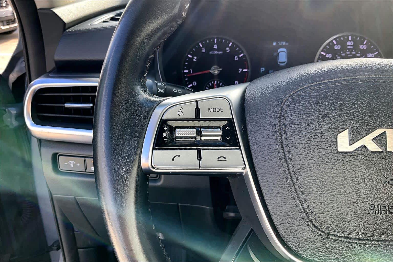 2022 Kia Telluride LX Everlasting Silver at Westside Kia