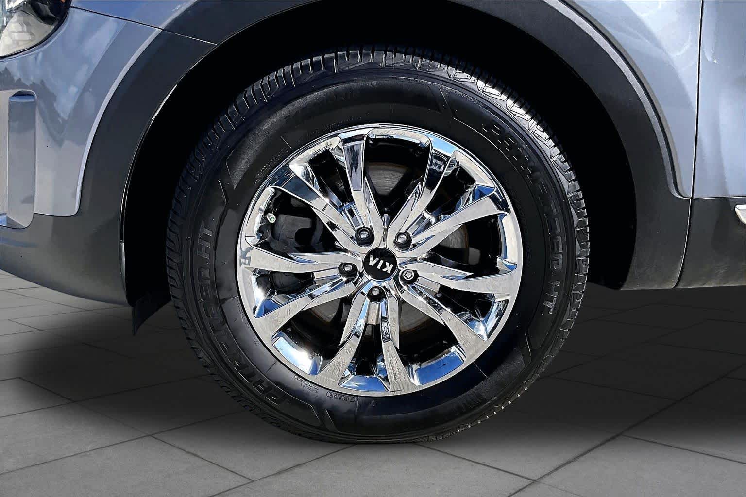 2022 Kia Telluride LX Everlasting Silver at Westside Kia