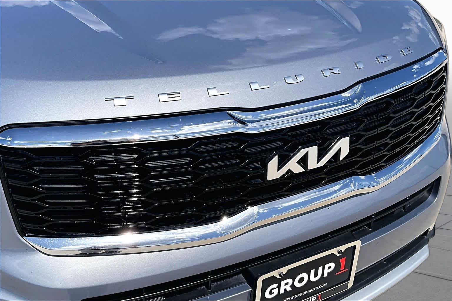 2022 Kia Telluride LX SILVER at Westside Kia