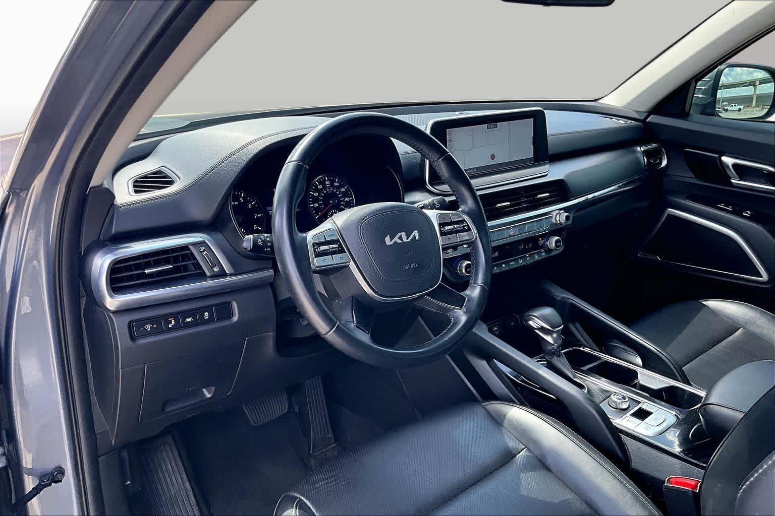 2022 Kia Telluride LX SILVER at Westside Kia