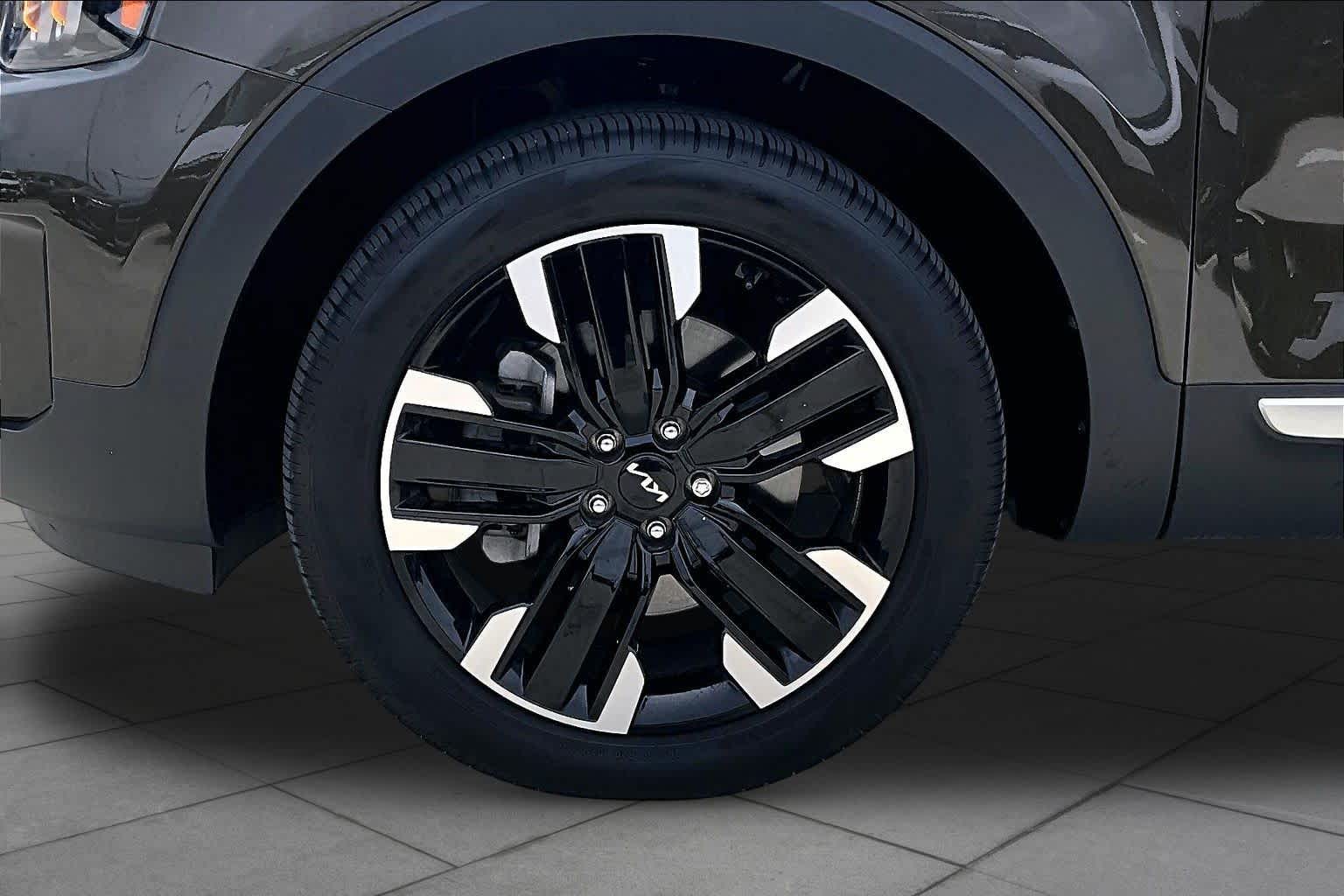 2024 Kia Telluride SX Dark Moss at Westside Kia