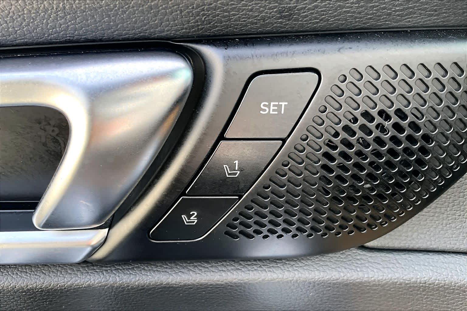 2020 Kia Telluride photo 32 of 33