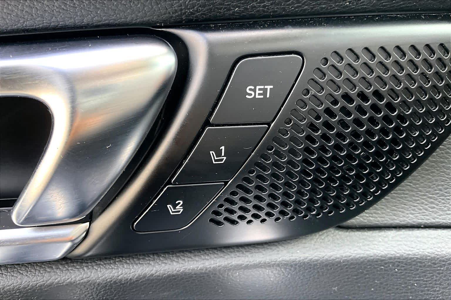 2020 Kia Telluride photo 32 of 33
