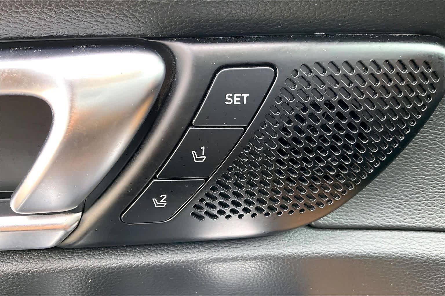 2021 Kia Telluride photo 32 of 33