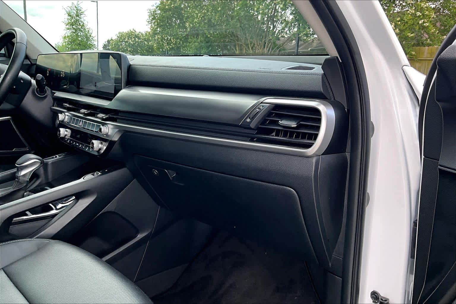 2023 Kia Telluride S Glacial White Pearl at Westside Kia