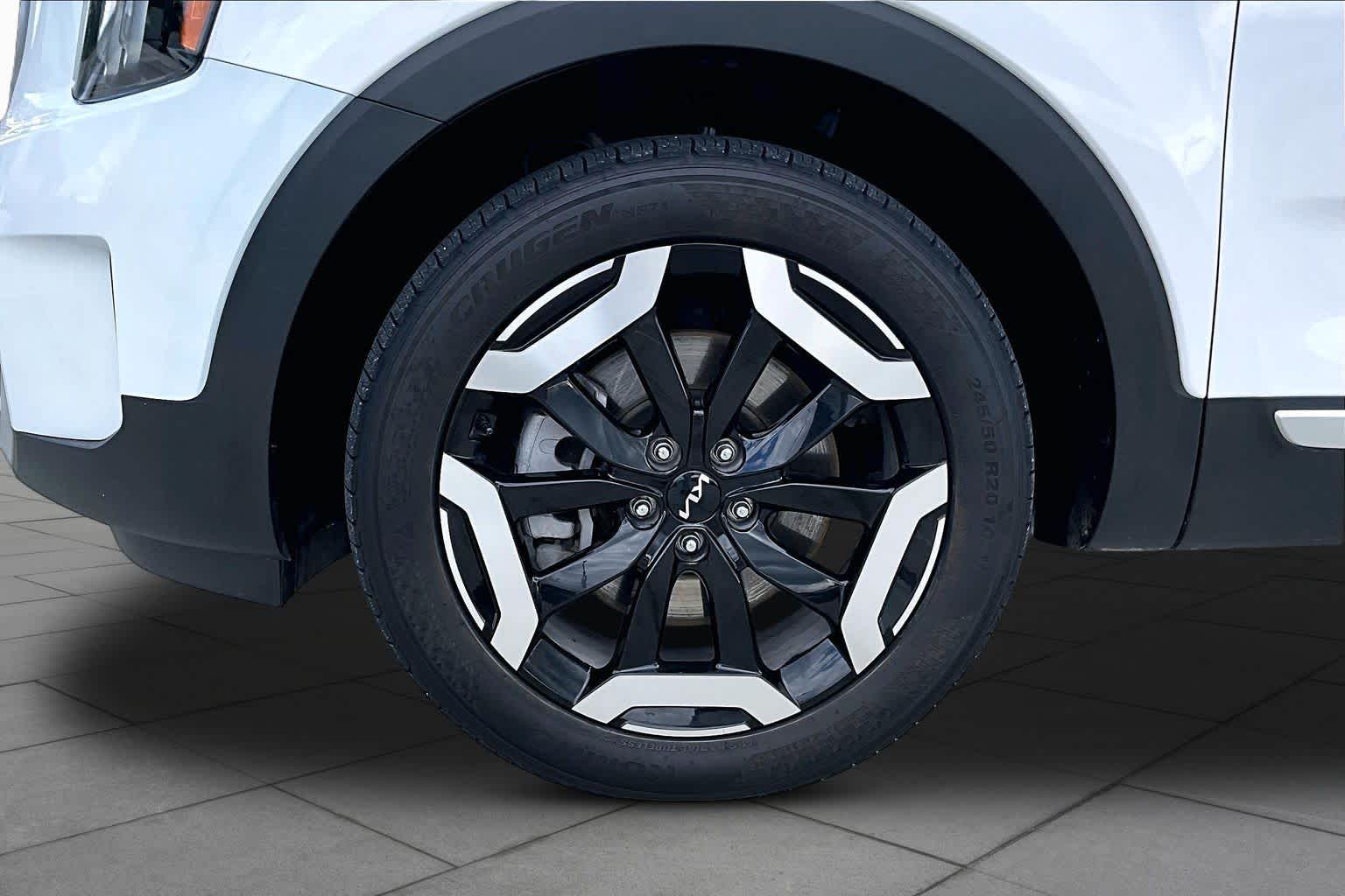 2023 Kia Telluride S Glacial White Pearl at Westside Kia