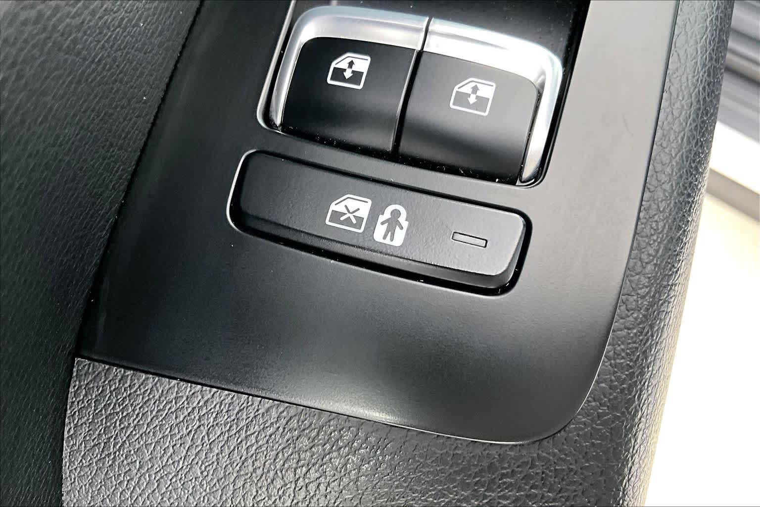 2023 Kia Telluride S Glacial White Pearl at Westside Kia