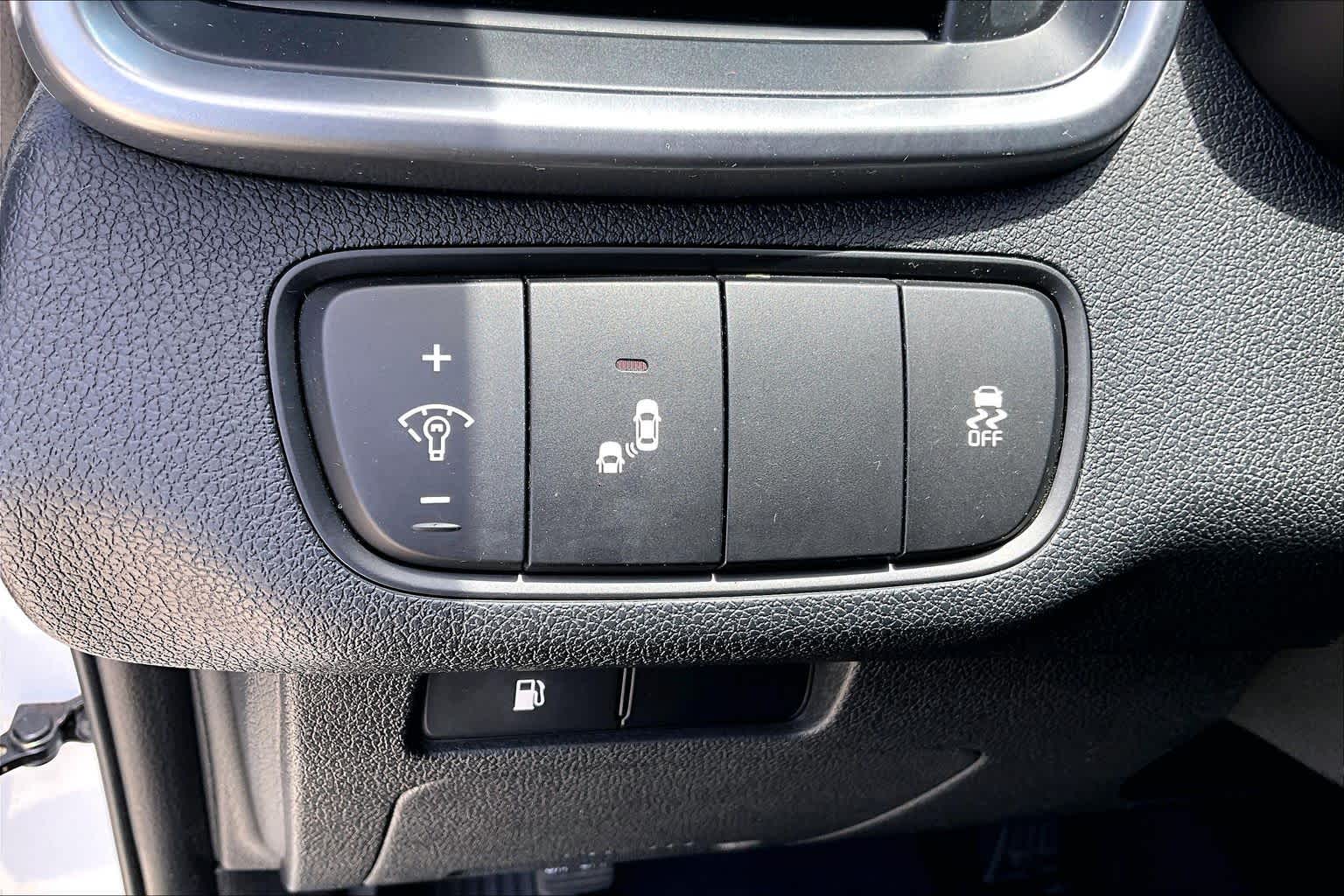 2019 Kia Sorento LX V6 Snow White Pearl at Beck & Masten Kia