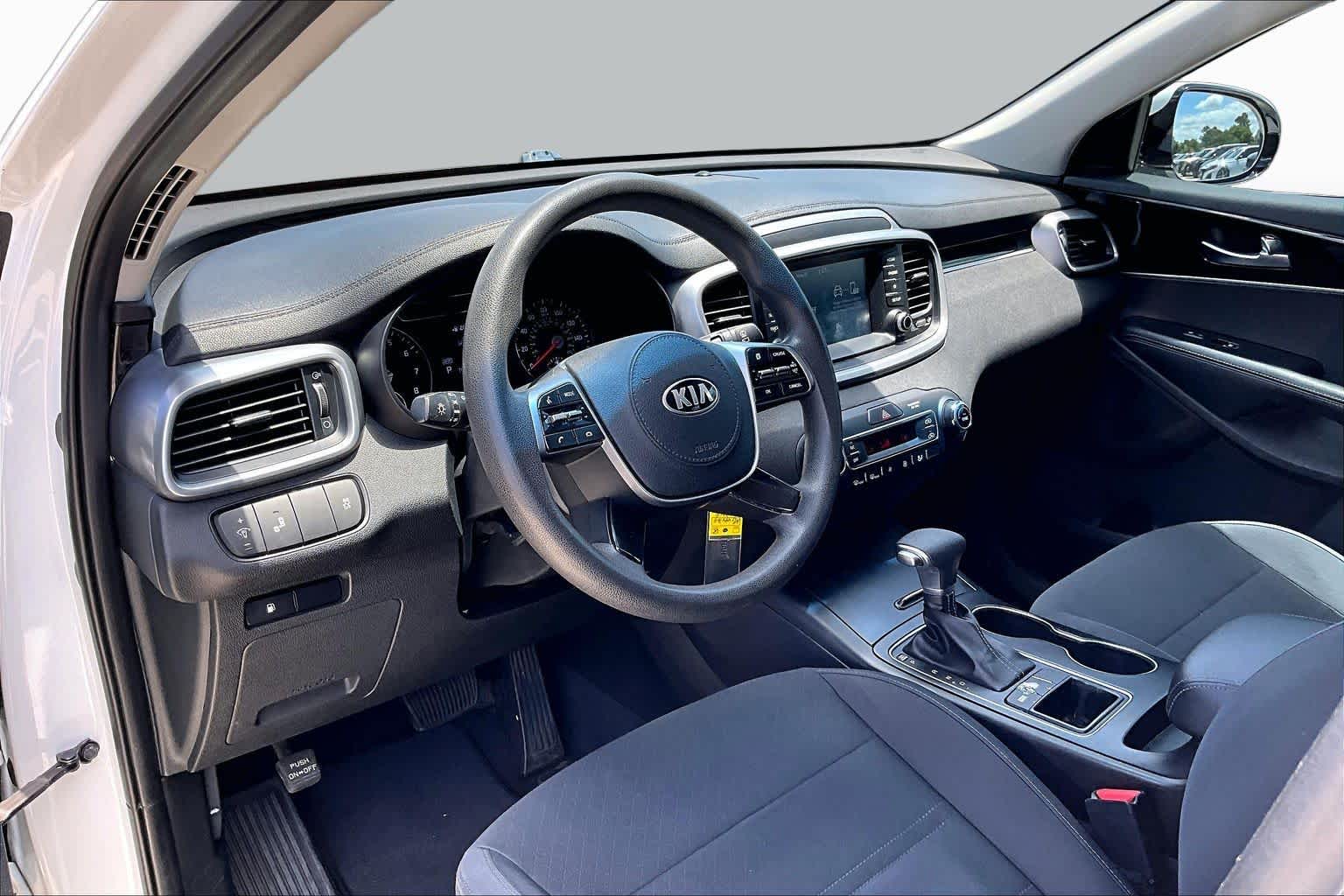 2019 Kia Sorento LX V6 Snow White Pearl at Beck & Masten Kia