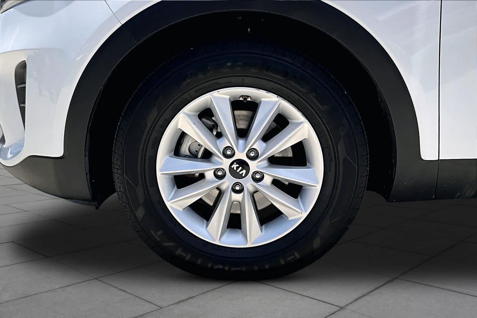 2019 Kia Sorento LX V6 Snow White Pearl at Beck & Masten Kia