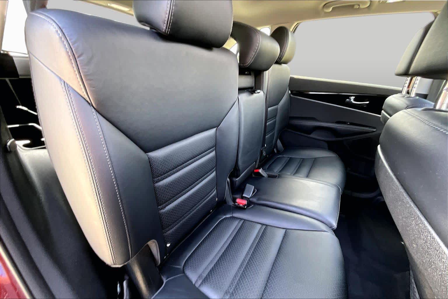 2020 Kia Sorento photo 21 of 37