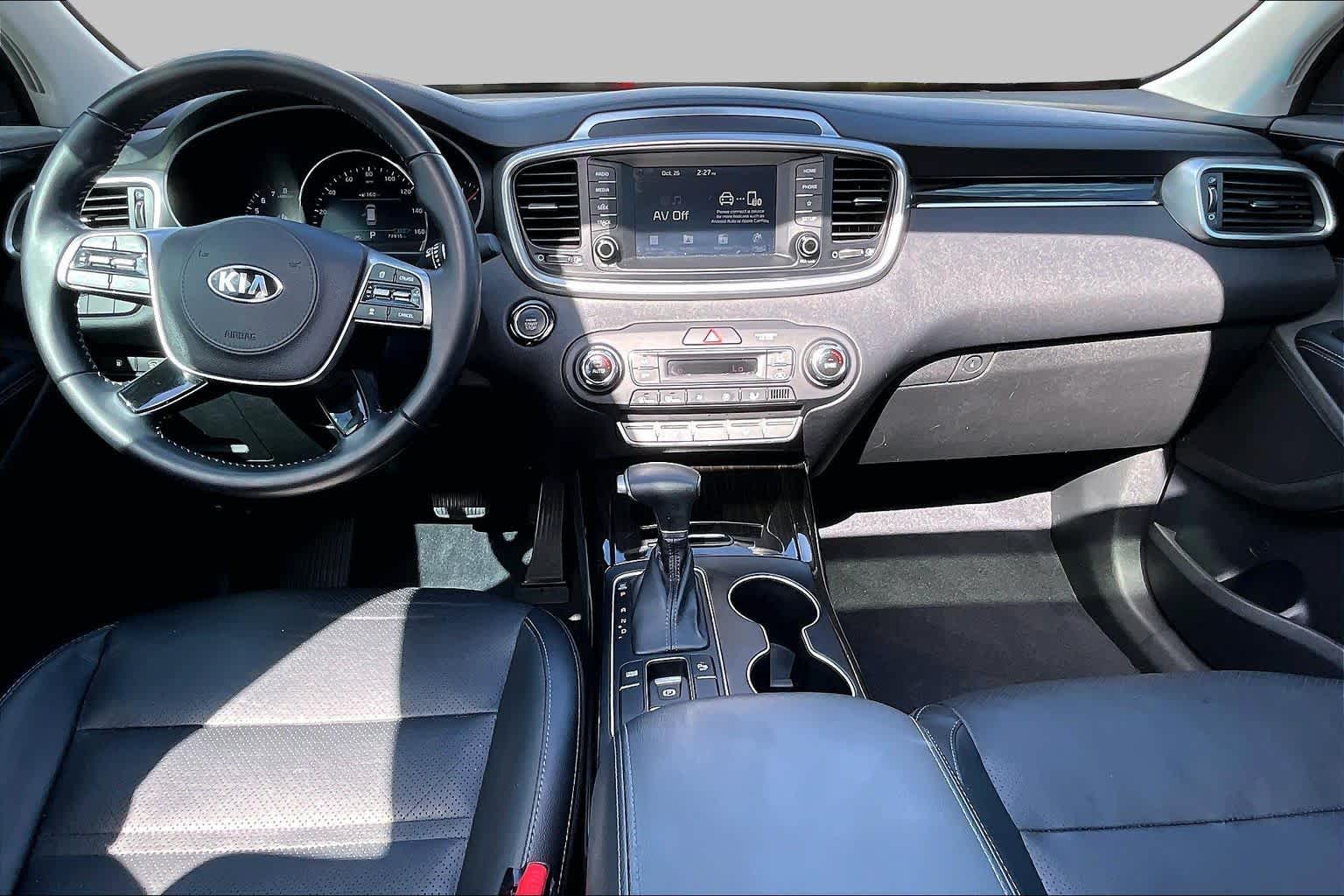 2020 Kia Sorento photo 16 of 37