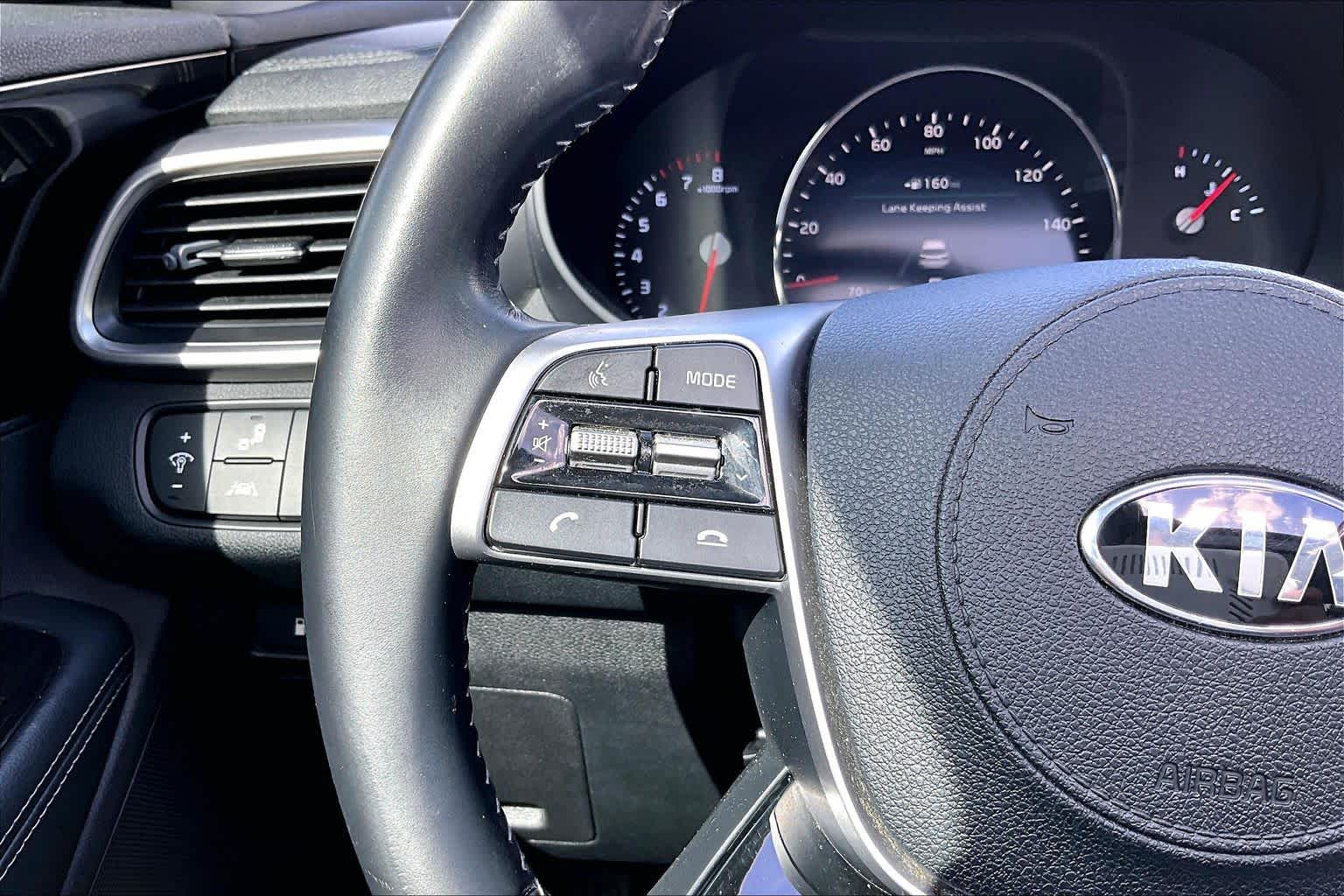 2020 Kia Sorento photo 24 of 37
